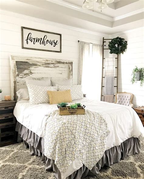 Renovate your bedroom and give it a whole new farmhouse bedroom look and feel that inspires country living and emulate the peacefulness of a farm. Rustic Farmhouse Bedroom Decorating Ideas To Transform ...