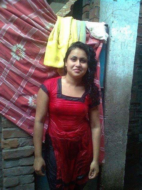 Desi Indian Girls Taking Bath In Wet Dress Sexy Images