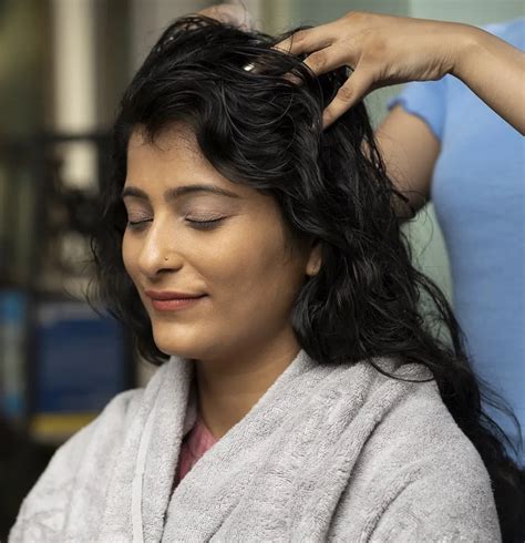 6 Effective Ways To Fix Burnt Hair Without Cutting It