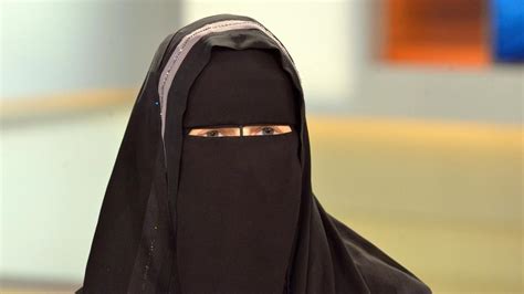 Tv Debatte über Radikalisierung Kritik An Niqab Trägerin Bei Anne Will