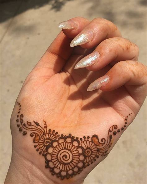 Pin By Subarna Chakraborty On Henna Mehndi Simple Henna Tattoo