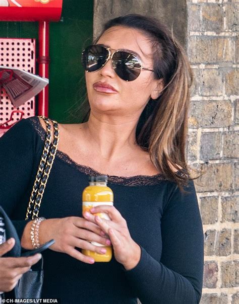 Lauren Goodger Flaunts Her Curves In A Monochrome Outfit Daily Mail