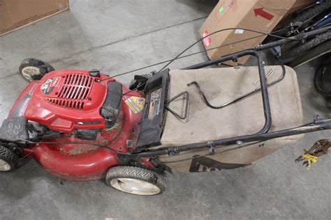 Toro 6.5 gts mower specs den toro recycler walk power plæneklipper er konfigureret med den 6,5 garanteret start (gts) motor. Toro GTS Lawn Mower | Property Room