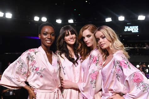 The victoria's secret fashion show is an annual fashion show sponsored by victoria's secret, an american brand of lingerie and sleepwear. Frida Aasen: 2017 Victorias Secret Fashion Show Runway -06 ...