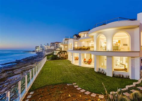 Elegant Coastal Estate In La Jolla California With Images Mansions