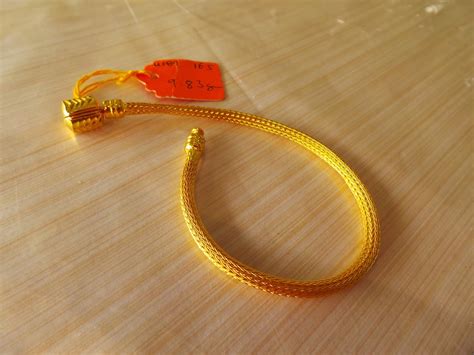 Jika kamu ingin memiliki perhiasan emas yang spesial dan unik, mengapa tidak coba memesan pengrajin untuk membuatkannya buatmu? 24+ Gelang Emas Pandora Terkini, Info Terpopuler!