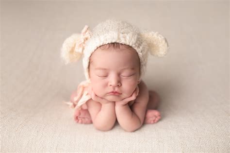 The Perfect Newborn Photography Posing Flow For Stress Free Studio