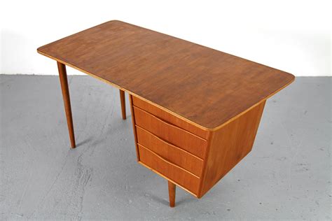 Small Mid Century Modern Desk 1950s For Sale At Pamono