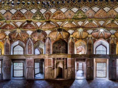 15 Rare Photographs Of Iran S Stunning Palaces Mosques And Baths
