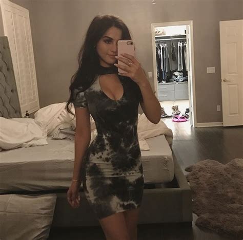 Pin By Youtube Person On Sssniperwolf Model Outfits Sssniperwolf Hottest Female Celebrities