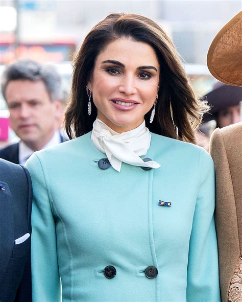 Queen Rania Of Jordans Best Dresses Outfits Pics Us Weekly