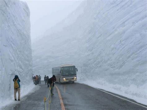Photo Of The Day 60 Foot Snowfall Clearing In Japan