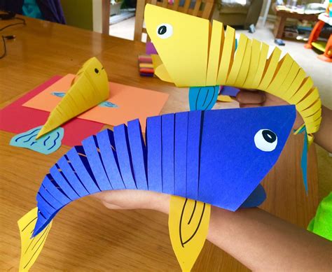 How To Make Moving Fish Paper Craft Construction Paper Crafts Fish