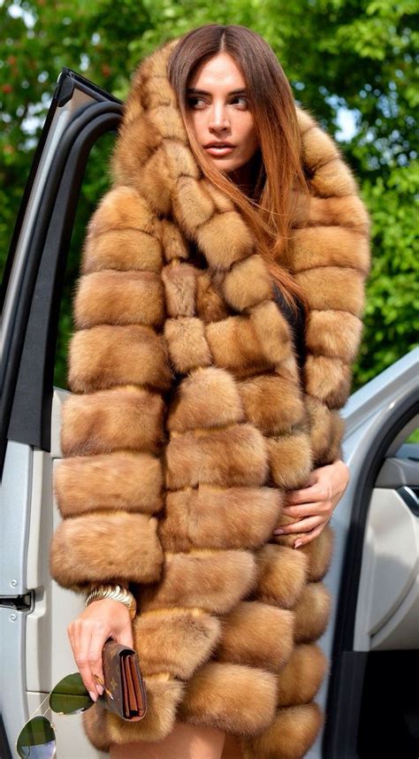 Russian Golden Sable Fur Hooded Coat Chinchillas Bontjas Mooie Dame