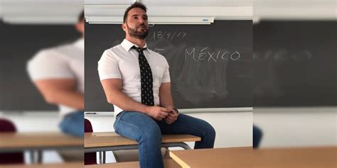 Maestro de matemáticas se convirtió en el profesor más sexy del mundo en redes sociales
