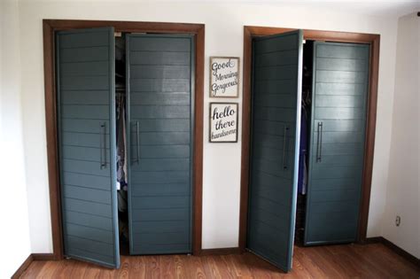 Dec 15, 2009 · make your own bifold closet doors. DIY Bi-Fold Closet Door Makeovers - Bright Green Door