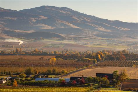 Fall 5 Stock Image Rogue Valley Oregon Sean Bagshaw Outdoor