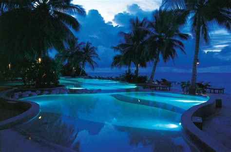 Pin By Francine Beve On Paysage Ect Pool At Night Pool Dream