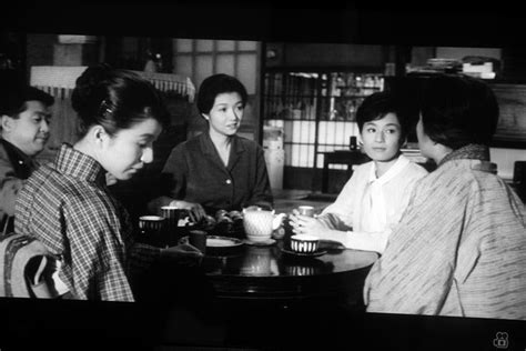 高峰秀子の映画 「女の座」 東京近郊の荒物店の家族を巡るホームドラマ！ 東宝オールスター！ 人生・嵐も晴れもあり！