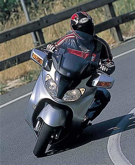Suzuki's original burgman lacked nothing in the braking department (pictured) but subsequent models have had updated front brakes with floating discs and. SUZUKI BURGMAN 650 (2003-on) Review | MCN