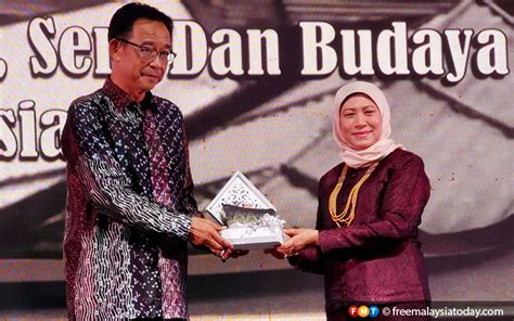 The ministry of tourism, arts and culture (malay: Tourism industry should recover by mid-2021, says minister ...