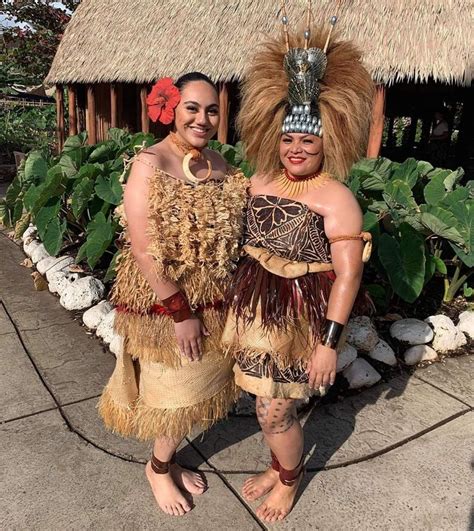 Pin By Susan Manuma On Tuiga Fau We Are Samoa Taupou Dressed Over The Years Polynesian Dress
