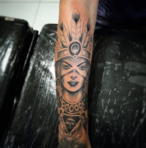 Perfect for the ones who are obsessed with the small simple tattoo designs. Rate This Artistic Tattoo 1 to 100 | Celestial tattoo ...
