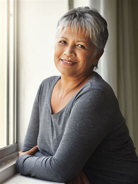 A partir de 60 ans la coiffure cheveux longs n'est plus très fréquente chez une femme. Belle Coupe De Cheveux Tres Court Femme 60 Ans ...