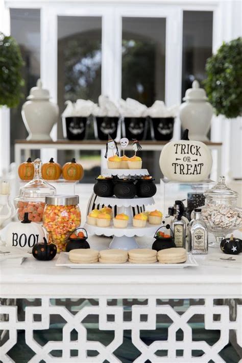 25 Elegant Adult Halloween Party Ideas Halloween Party Themes And Decor