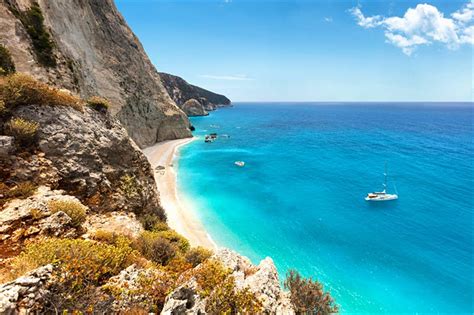 Places That Will Pay You To Move There With Images Greek Islands