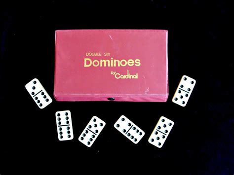 Double Six Dominoes By Cardinal Complete Set Of 28 In 2020 Domino