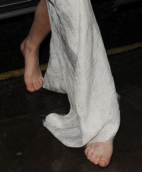 Lady Gaga Dresses As A Geisha Doll And Walks Barefoot In London