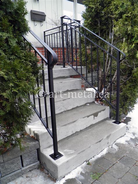 Did you know that installing exterior railing does not have to be an expensive or daunting task? Metal Exterior Stair Railings: Safe Steps and Handrails