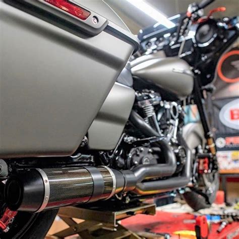 Dandd Carbon Fiber Bob Cat 2 Into 1 Exhaust For 2017 2021 Harley Touring