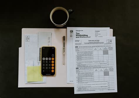 Kira pendapatan kasar iaitu gaji pokok + elaun tetap yang merangkumi imbuhan tetap perumahan (itp) dan imbuhan tetap khidmat awam (itka). Apa Itu Payroll dan Bagaimana Cara Perhitungan Gaji ...