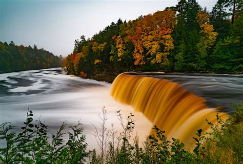 That Fall Feeling Tahquamenon Falls In Michigans Upper Pe Flickr