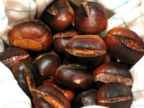 Ecco come le prepariamo noi di tarallucci e vino. Elogio della castagna: le caldarroste - Vegan blog ...