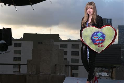 Generation Love Shoot Behind The Scenes Jennette Mccurdy Photo