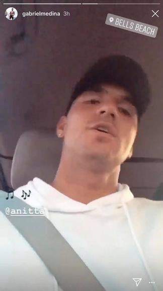 Gabriel medina pinto ferreira, mais conhecido por gabriel medina, nasceu no dia 22 de dezembro de 1993, em são sebastião, no litoral norte de são paulo. Após rumores de affair, Gabriel Medina posta vídeo ...