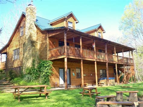 Rustic cabins contain either 2 or 4 complete units. Enchanted Lake Lodge, a vacation rental in beautiful Brown ...