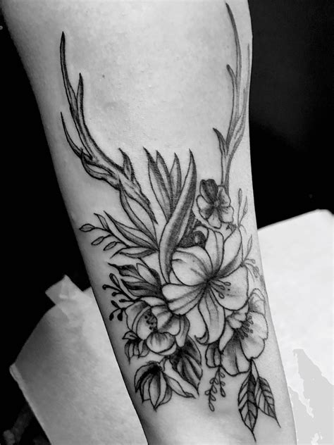 Top 100 Antler Tattoo With Flowers