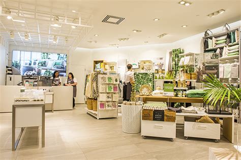 5,1 млн подписчиков, 146 подписок, 1 912 публикаций — посмотрите в instagram фото и видео h&m home (@hmhome). H&M unveils revamped Eaton Centre store