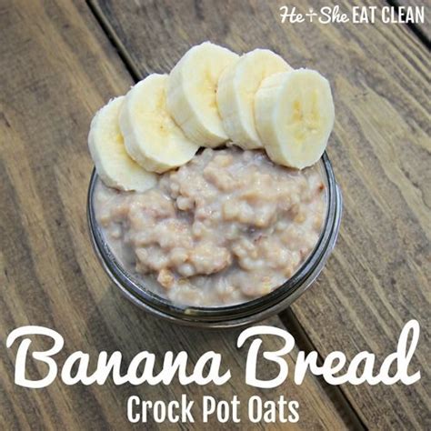 Banana Bread Crock Pot Oats In A Glass Bowl With Sliced Bananas On Top