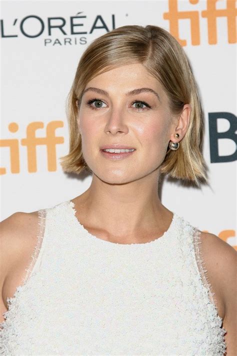 21 Times Rosamund Pike Proved That Short Hair Is A Work Of Art Short