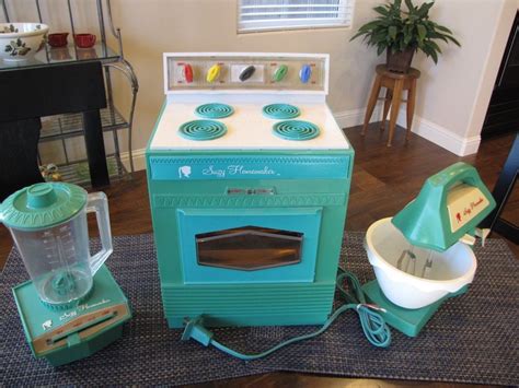 retro suzy homemaker toy oven mixer and blender set