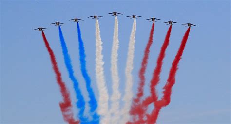 French flag colors, history and symbolism of the national flag of france. WATCH French Air Force Mix Up Flag Colors on Bastille Day in Paris - Sputnik International