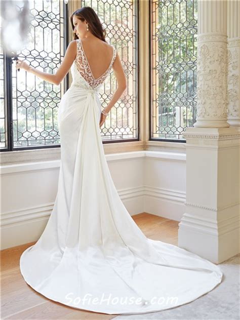 Fitted Trumpet Mermaid V Neckline And Back Satin Tulle Beaded Crystal