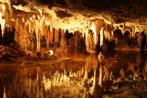 Lurray Caverns The Bottom Is Water It Was So Cool Luray Caverns