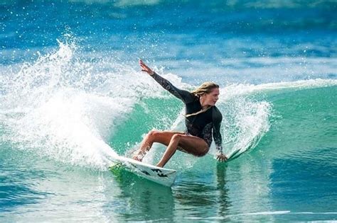 A Lesson In Surfing From One Of Australias Top Female Surfers Vogue