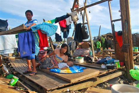 Taifun „mangkhut ist im norden der philippinischen hauptinsel luzon auf land getroffen. Bilderstrecke zu: Tausende Tote, Verwüstung, Plünderungen ...